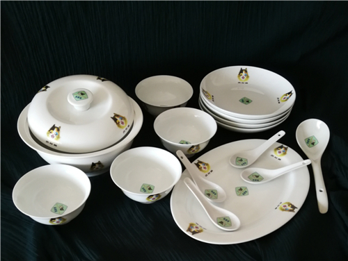画家王纯祥《牡丹花菱眼猫茶具》系列推动着陶瓷品牌